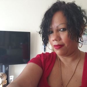 Meet your Posher, Isela